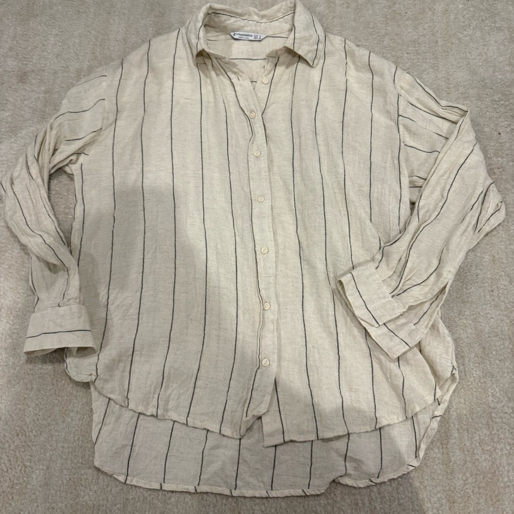 Stradivarius Linen‎ Pinstriped Button Down in Size Medium